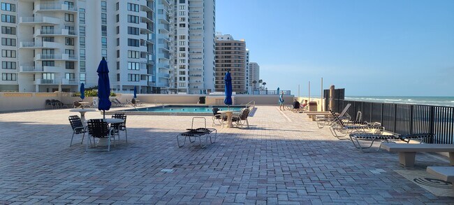 Building Photo - 3051 S Atlantic Ave