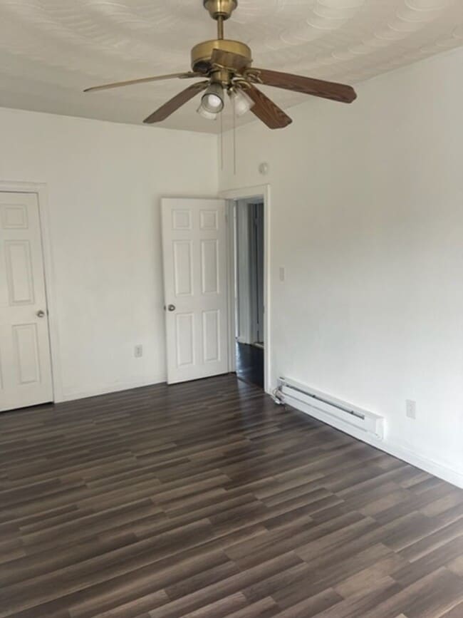 Building Photo - FOR RENT WILLOUBHY AREA!