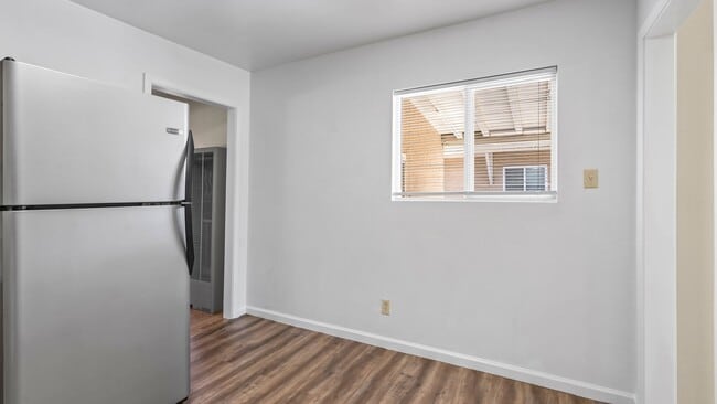Building Photo - 2 bedroom 1 bathroom duplex Vacaville
