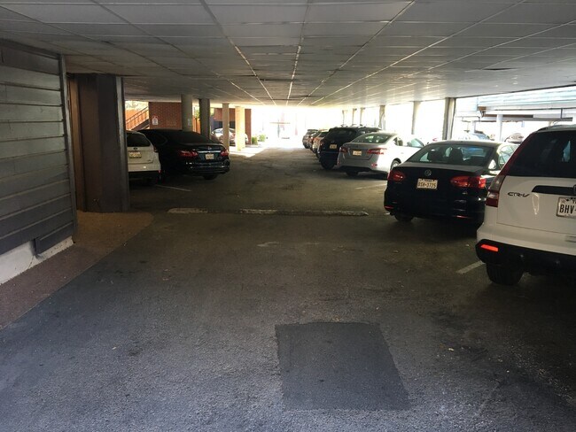 Building Photo - UT PRE LEASE: Updated 2 BR / 2 BA West Cam...