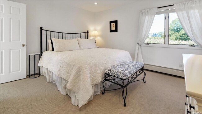 Building Photo - 19 Rogers Ln