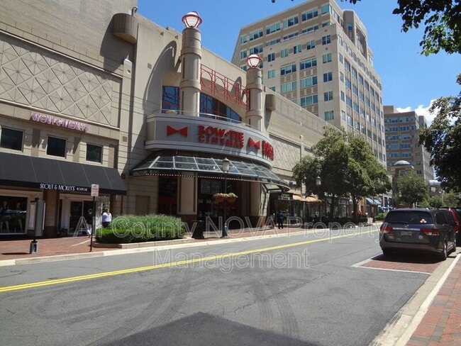 Building Photo - 11776 Stratford House Pl