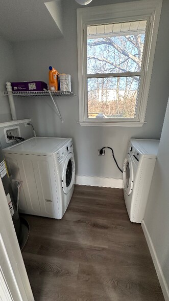 Building Photo - 3260 Hinkle Dr