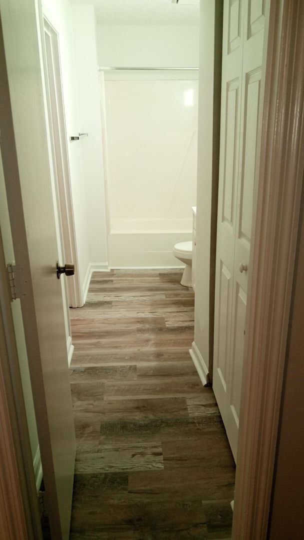 Building Photo - Modern 2-Bed, 1-Bath Oasis with Central Ai...