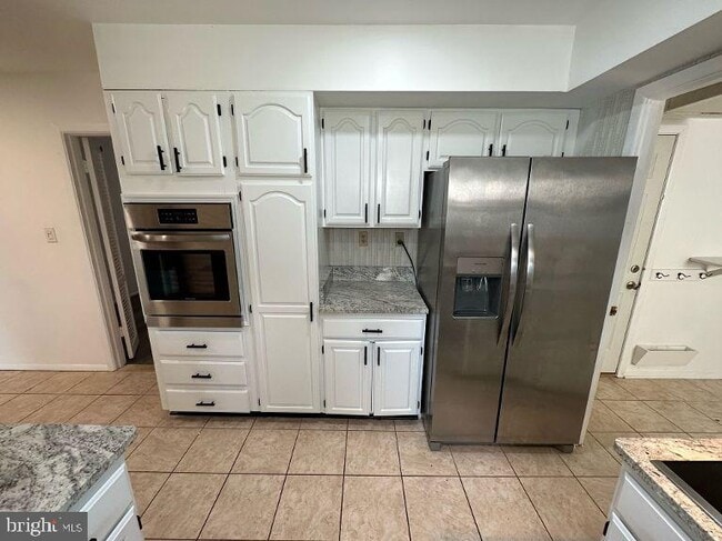 Building Photo - 2901 Tarragon Ln