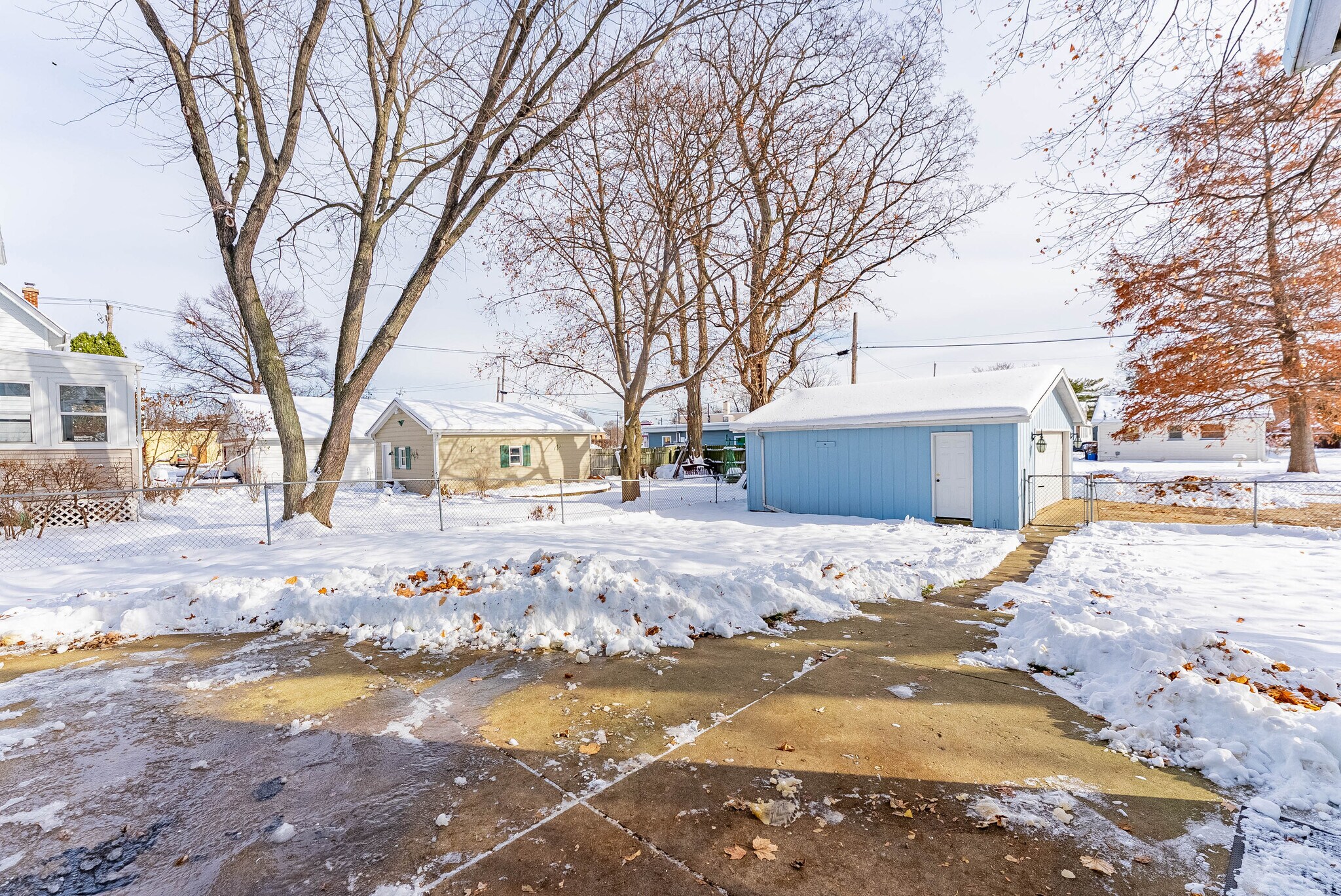 Building Photo - 125 S Main St