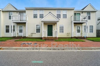 Building Photo - 525 Columbia St