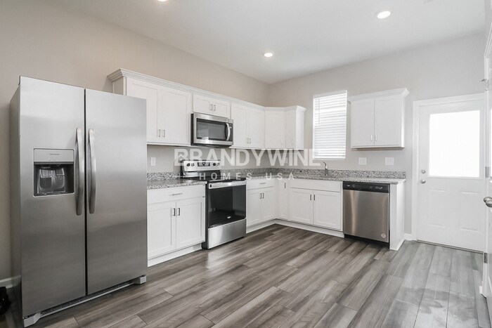 Building Photo - 35483 Eastbrook Ave