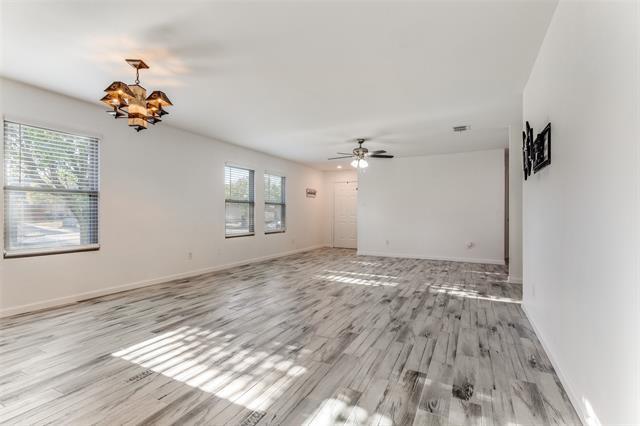 Building Photo - 1112 Day Dream Dr