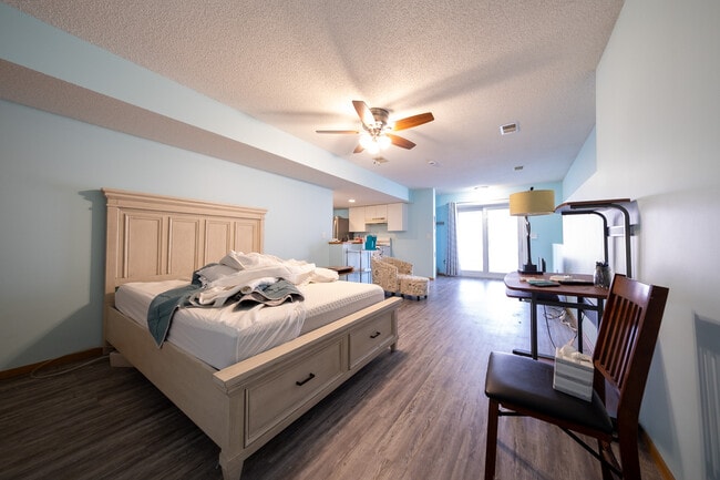 Building Photo - 1039 Fillmore Cir NE