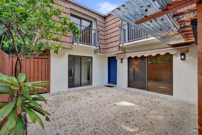 Building Photo - 9111 SW 20th St