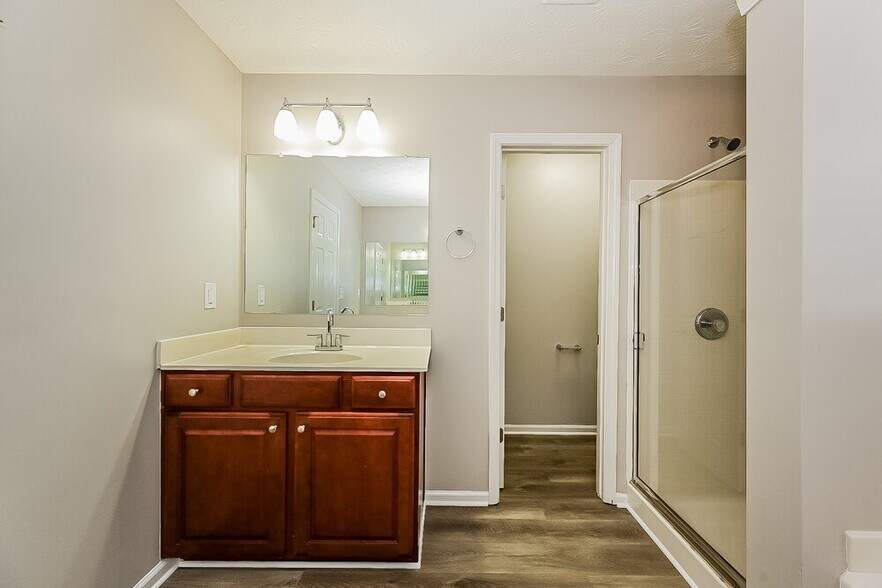 Building Photo - 135 Greenland Dr