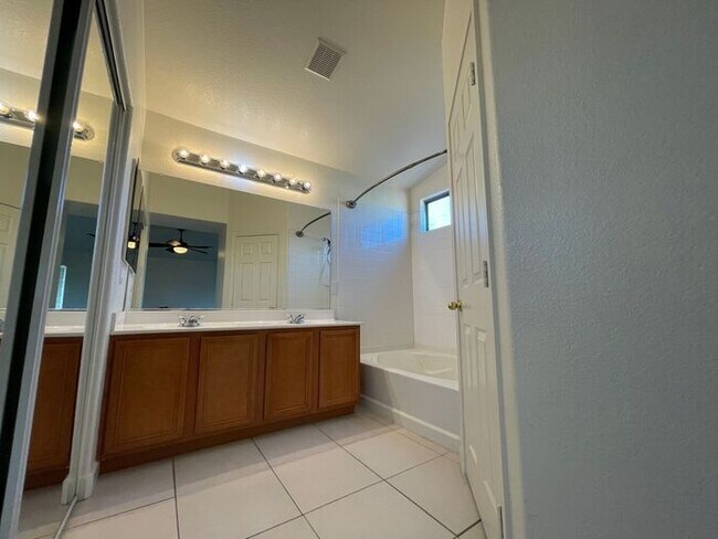 Building Photo - First Show: The first open showing is on 3/4 at 2:30PM. Please be prompt. We will be processing a...