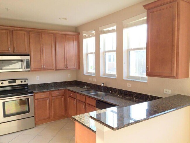 Building Photo - 540 Amador Ln