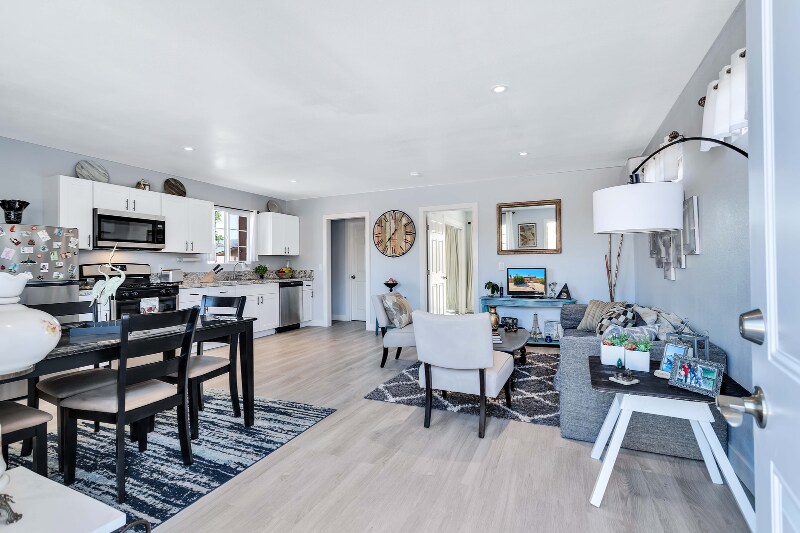 Building Photo - 6122 Panorama Rd