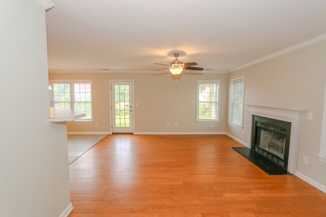 Building Photo - 1515 Hanford Hills Rd