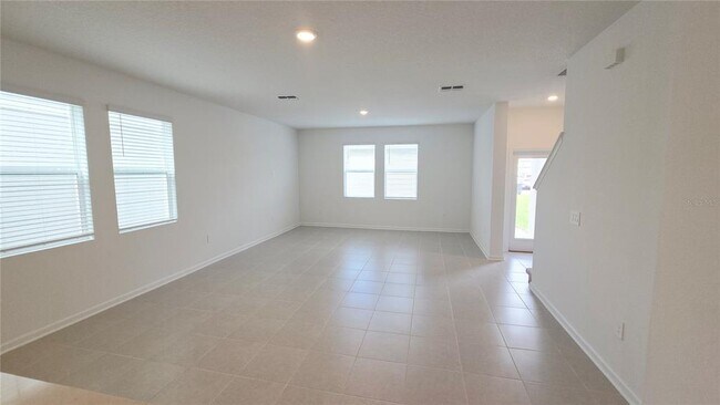 Building Photo - 724 Squire Ave