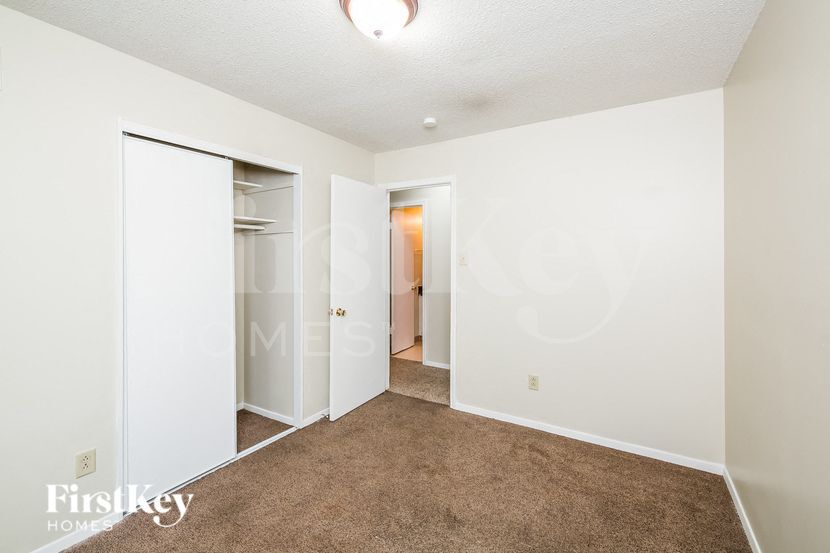 Building Photo - 4270 Cary Hill Dr