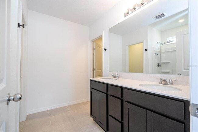 Building Photo - 471 Pine Tree Blvd
