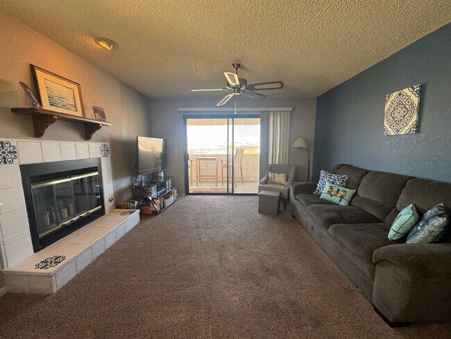 Building Photo - FURNISHED 2BR CONDO w/Utilities Water View Gated NO STAIRS