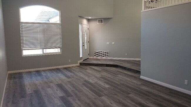 Building Photo - 15692 Live Oak Rd