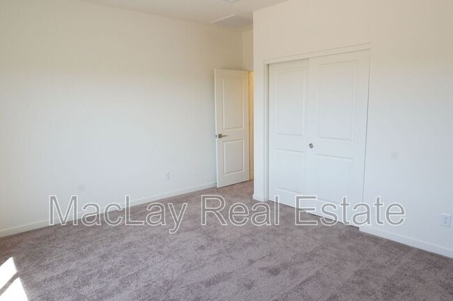 Building Photo - 4027 N Ghost Holw Wy