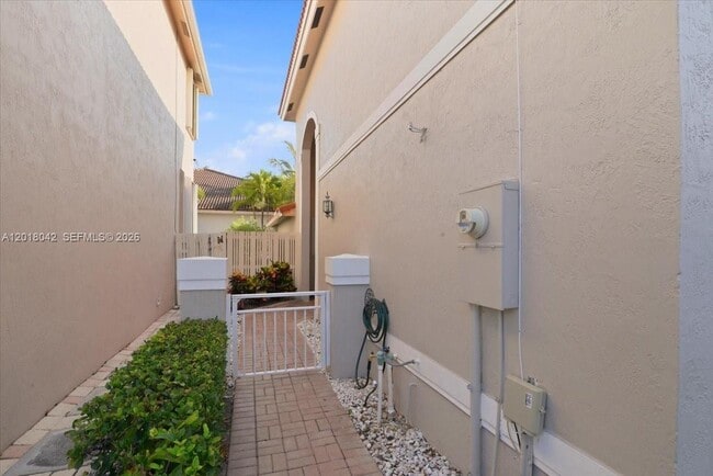 Building Photo - 1135 Oysterwood St