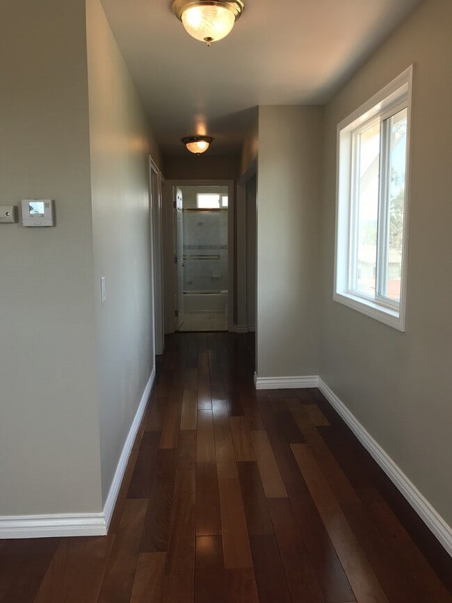 Building Photo - this will be gone this weekend! Rare change to rent a 2005 built 2 bedroom house HOUSE in Glassel...