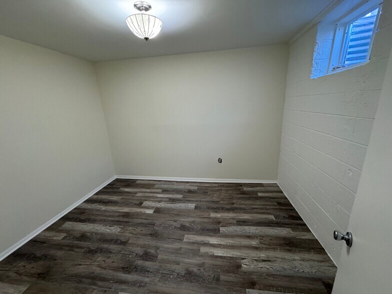 Building Photo - 9739 Bragg Ln