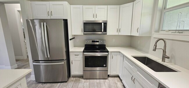 Building Photo - 17186 84th Ct N