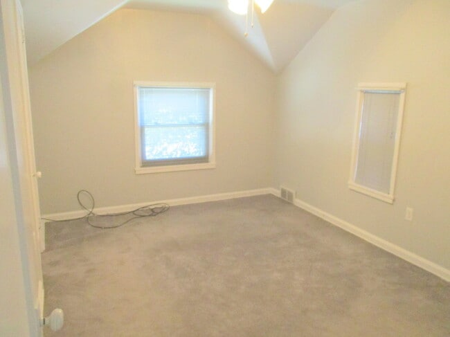 Building Photo - 812 Ohioview Ave