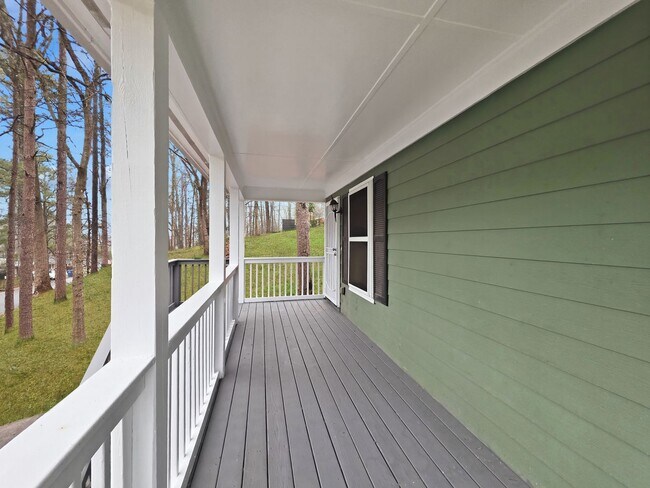 Building Photo - Fantastic 4 bedroom 2 bath home - Housing Vouchers Accepted