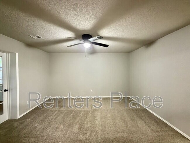 Building Photo - 14148 S Poplar Pl