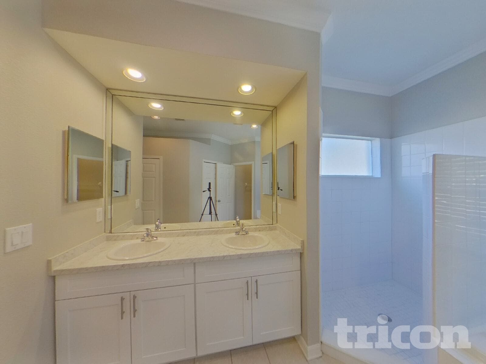 Building Photo - 9405 Sayre St