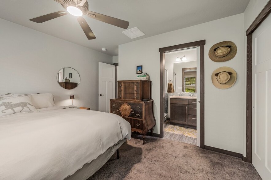 Building Photo - 195 Jasper Loop