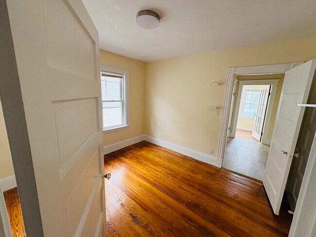 Building Photo - 19 Bellingham Ave