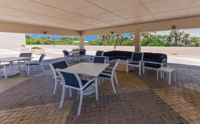 Building Photo - 4200 N Ocean Dr