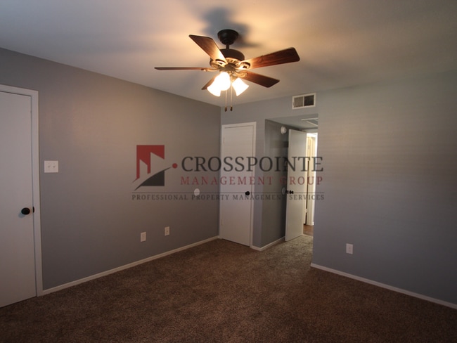 Building Photo - 1 Bedroom, 1 Bathroom Upstairs Apartment in Tyler!