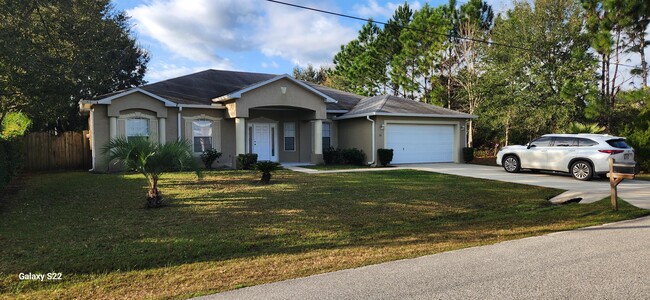 Building Photo - 27 La Mancha Dr