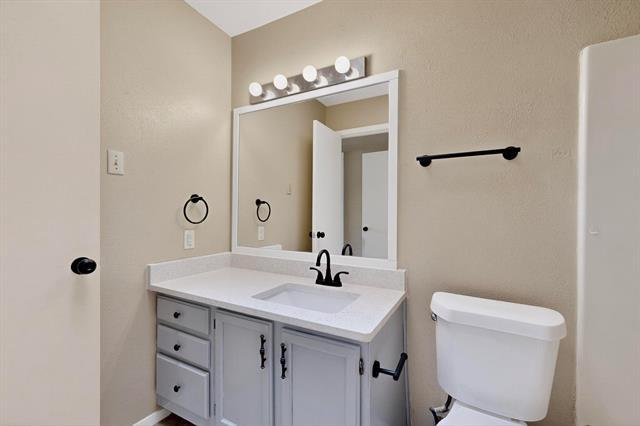Building Photo - 1425 Brazos Dr