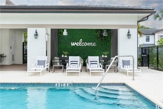 Building Photo - 4070 Highland Oaks Dr