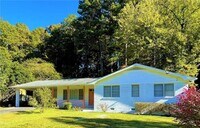 Building Photo - 2467 Woodside Way