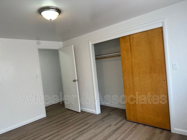 Building Photo - 827 23rd St