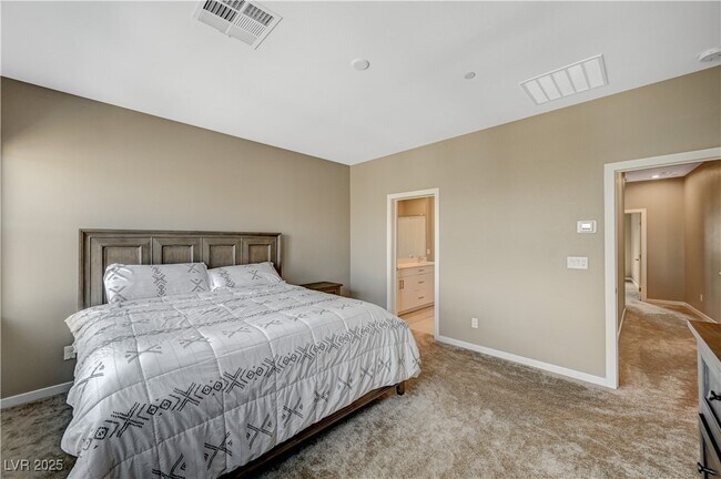 Building Photo - 9864 Kings Glen St