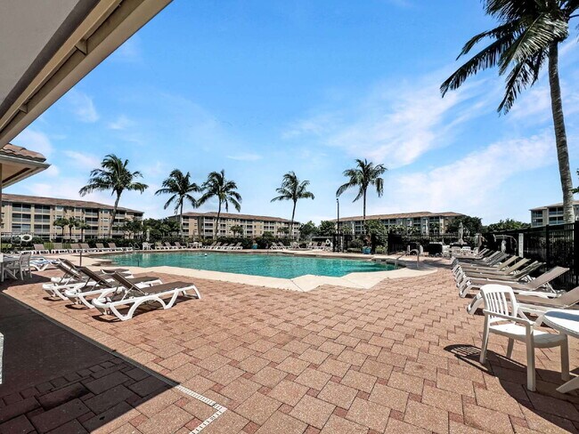 Building Photo - Take It Easy — There’s an Elevator (and $5...