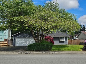 Building Photo - 609 N Granite Ave
