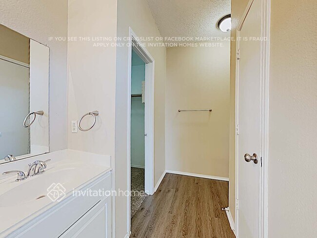 Building Photo - 1304 White Dove Ln