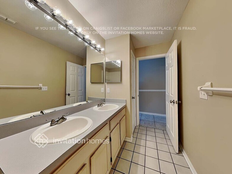 Building Photo - 1819 Windsor Oak Dr