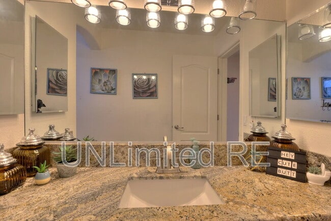 Building Photo - 304 Acoma Blvd S