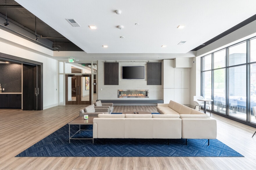 Building Photo - 1632 N Franklin Pl